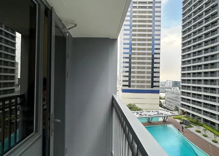 Balay Mulano At Fame Residences Mandaluyong L With Balcony Pool View L 200mbps Wifi