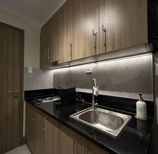Balay Mulano At Fame Residences Mandaluyong L With Balcony Pool View L 200mbps Wifi * Manila