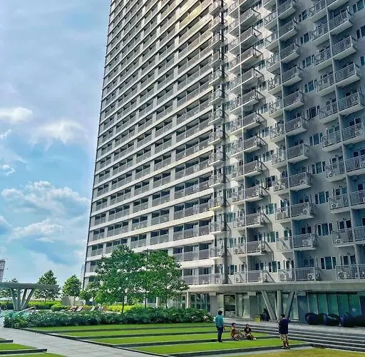 Balay Mulano At Fame Residences Mandaluyong L With Balcony Pool View L 200mbps Wifi Apartment