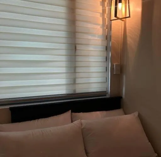 Balay Mulano At Fame Residences Mandaluyong L With Balcony Pool View L 200mbps Wifi Apartment *